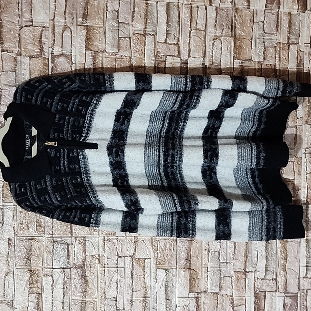 Prestige Men's Sweater in Black Gray  and White 55 % Wool 45 % Viscose